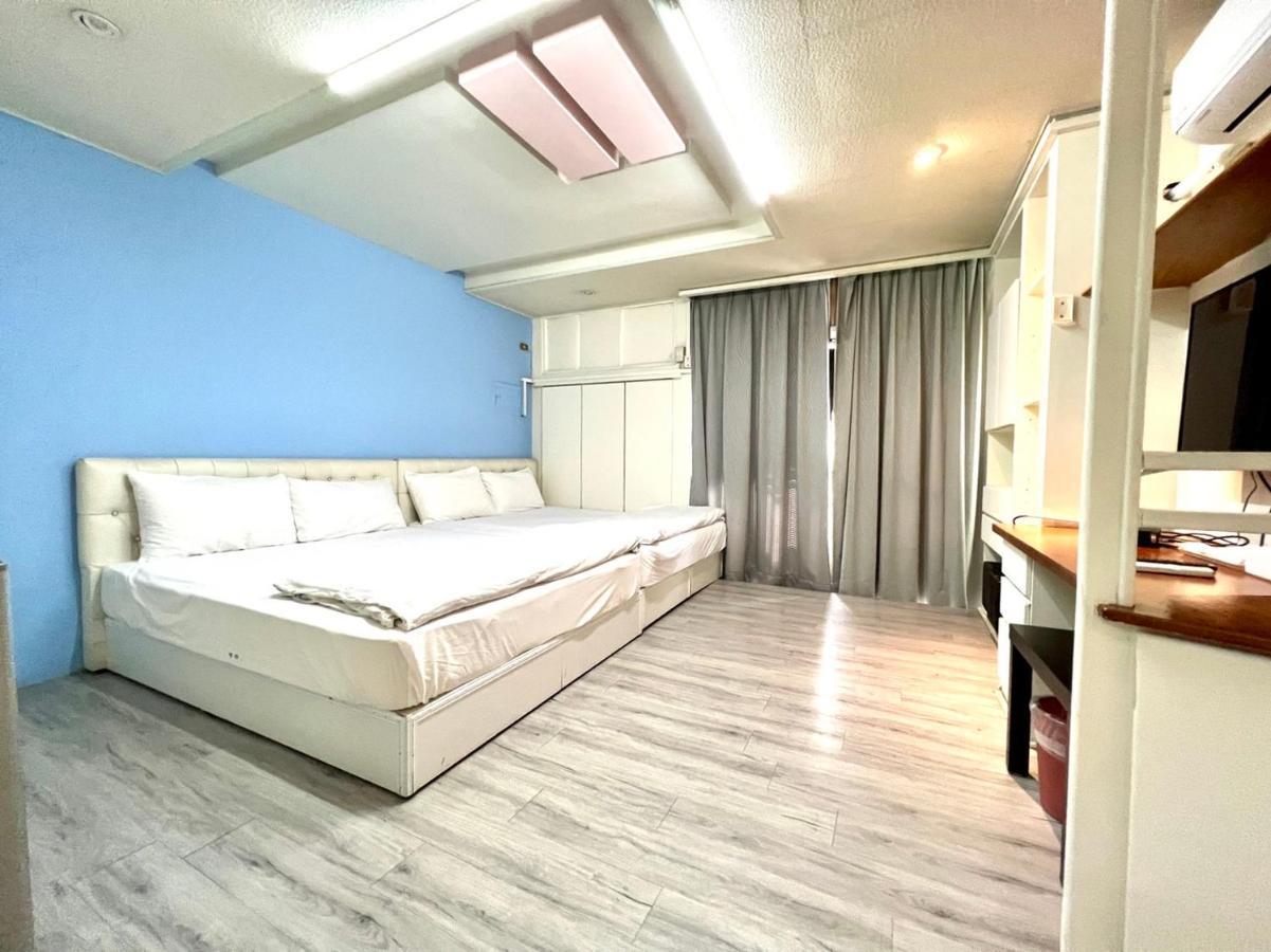 Long House Apartment Taichung Exterior foto