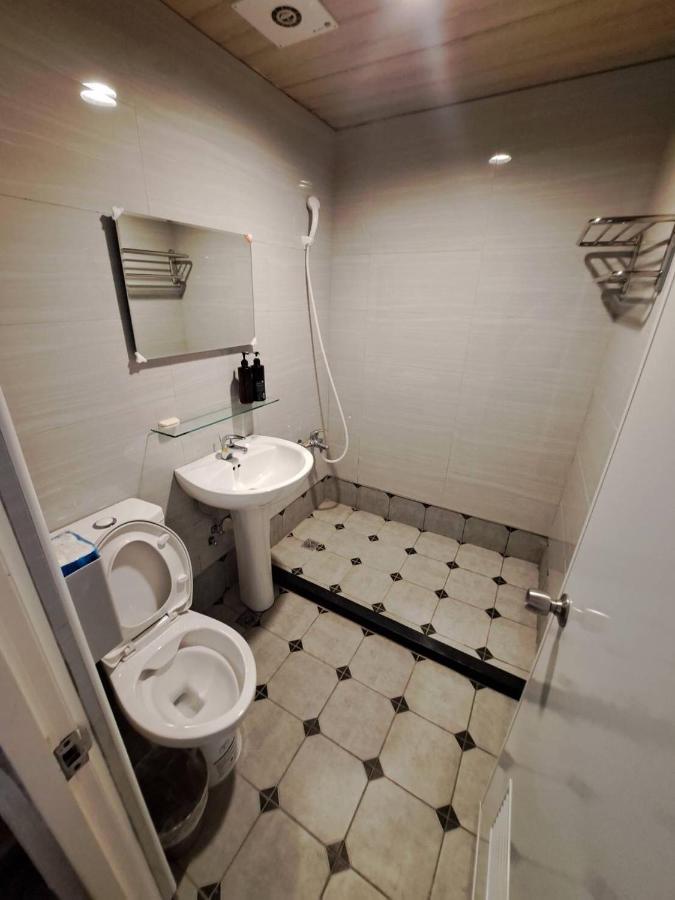 Long House Apartment Taichung Exterior foto