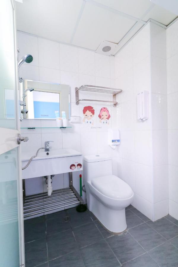 Long House Apartment Taichung Exterior foto